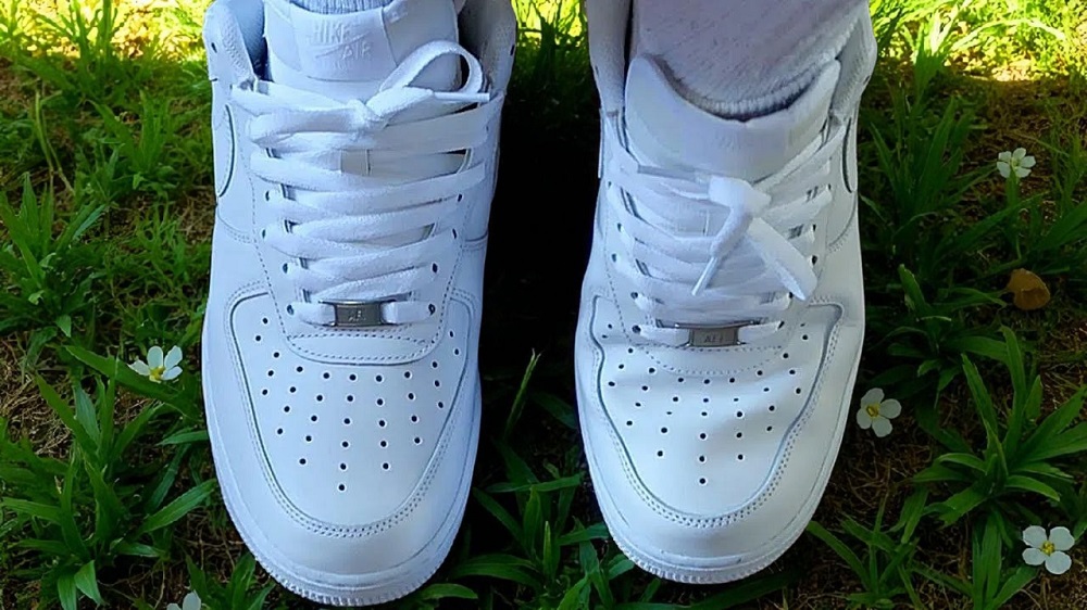 sneaker χωρίς προστατευτικό - εμφανές σπάσιμο